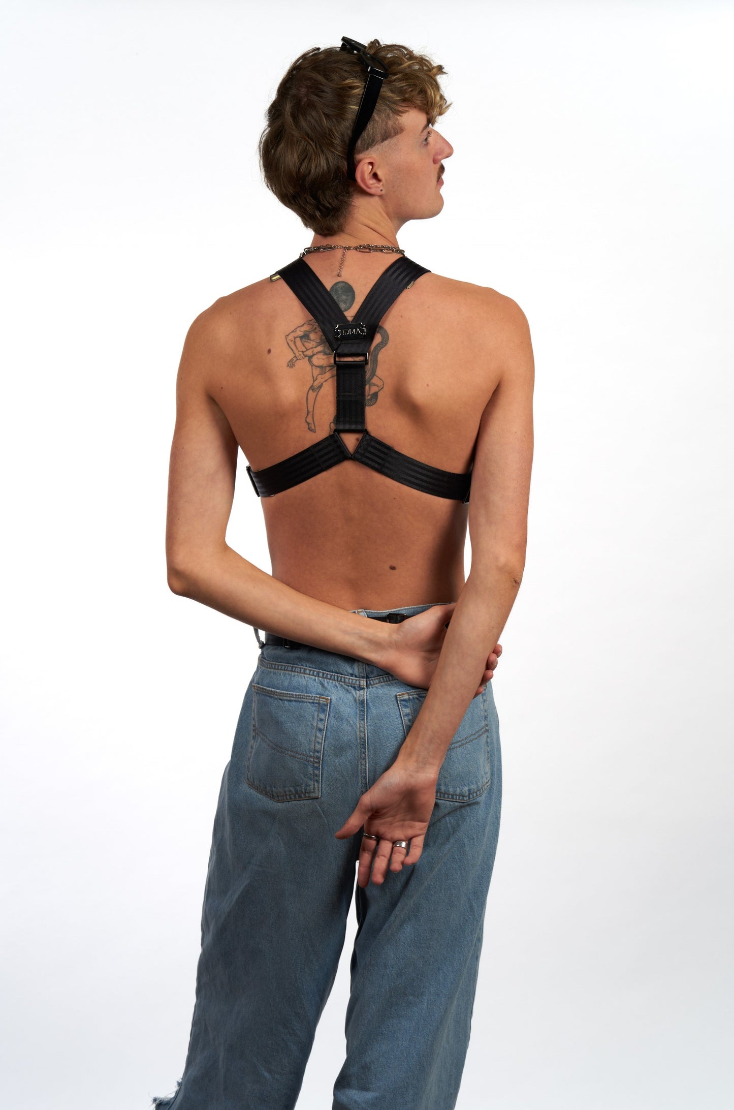 #01 HARNESS BLACK