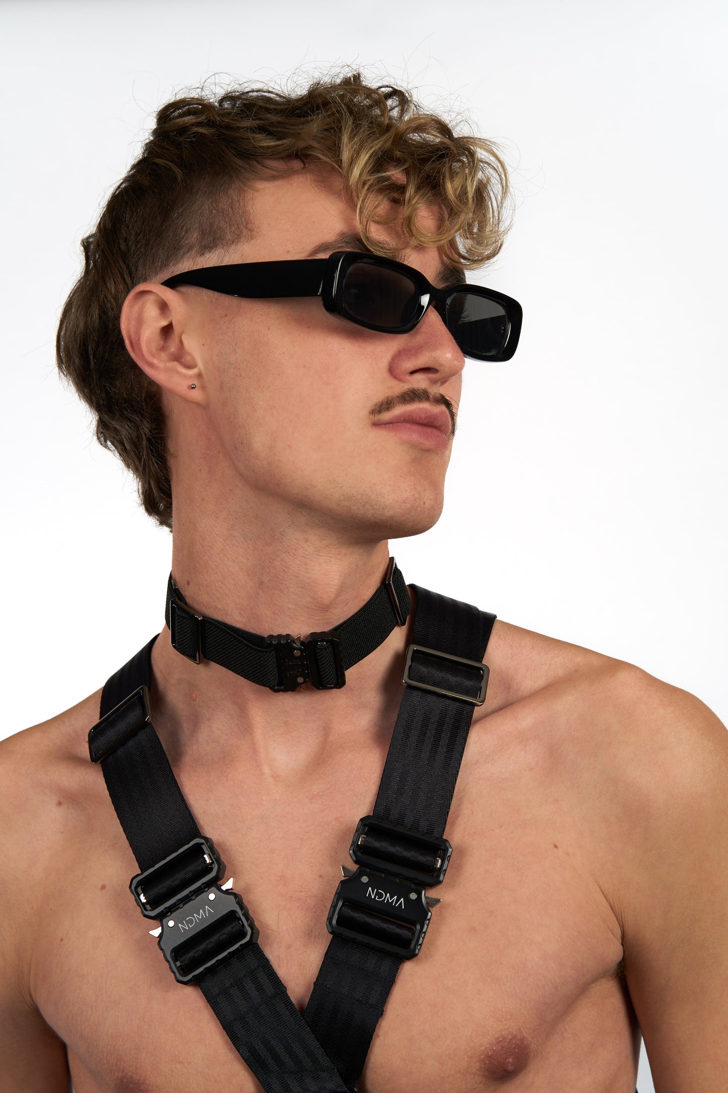 #01 CHOKER